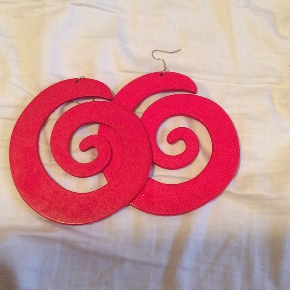 Big red earrings - Picture 3 of 3